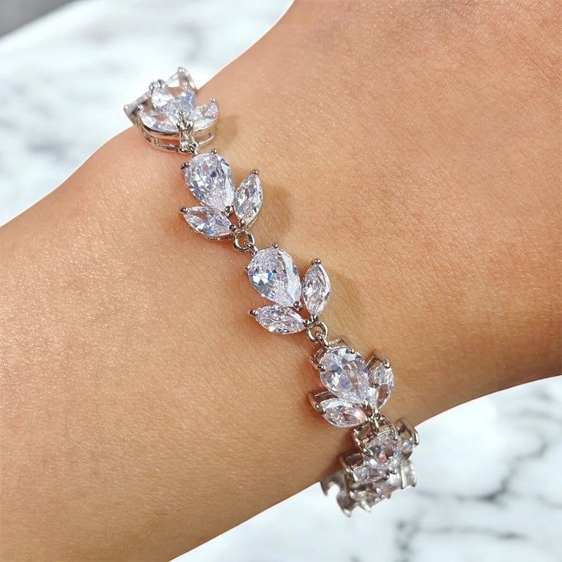 Liora | Leaf bracelet